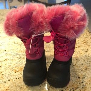 Little Girl Brand new Kamik Snowboots